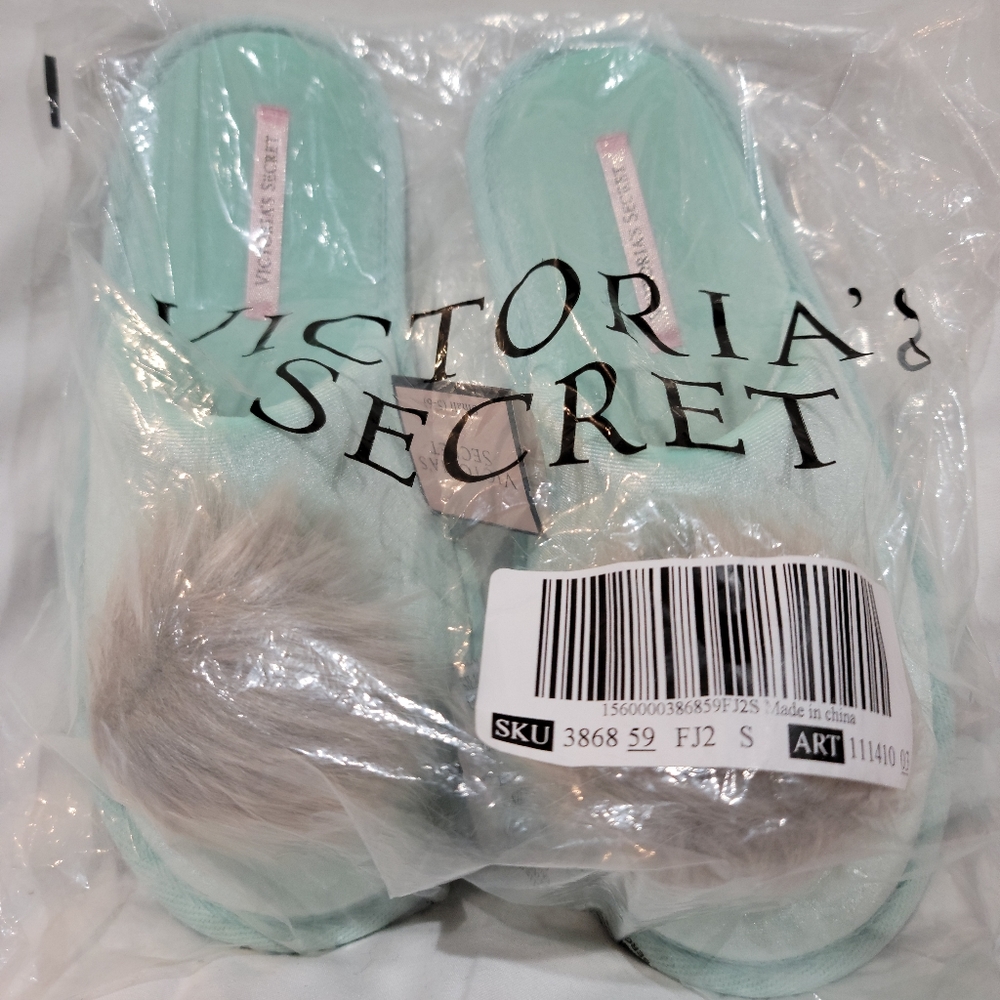 Victoria's Secret Pompom Slippers
